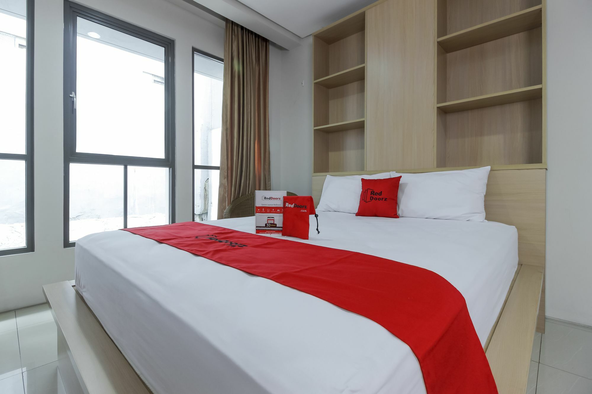 فندق Reddoorz @ Patal Senayan 4 جاكرتا المظهر الخارجي الصورة