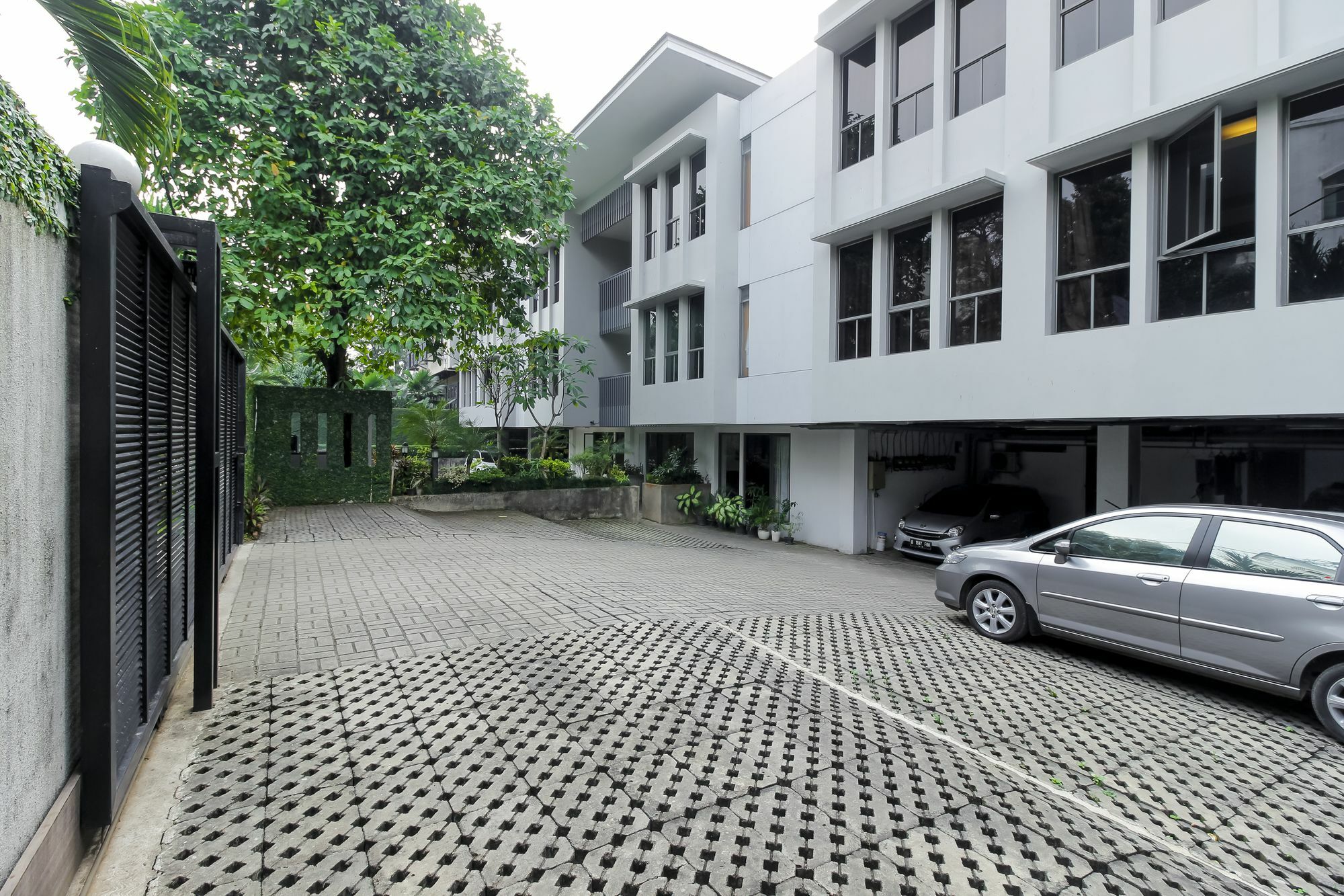 فندق Reddoorz @ Patal Senayan 4 جاكرتا المظهر الخارجي الصورة